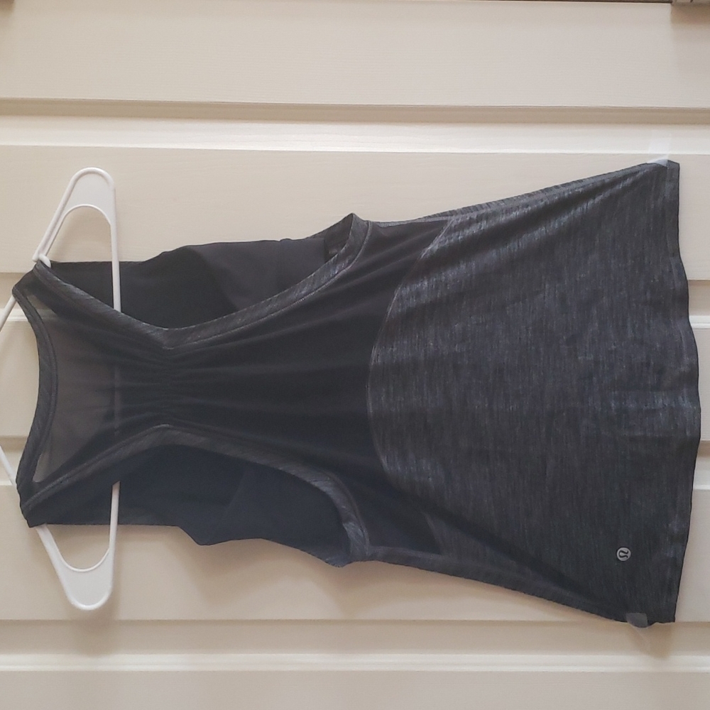LULULEMON TOP